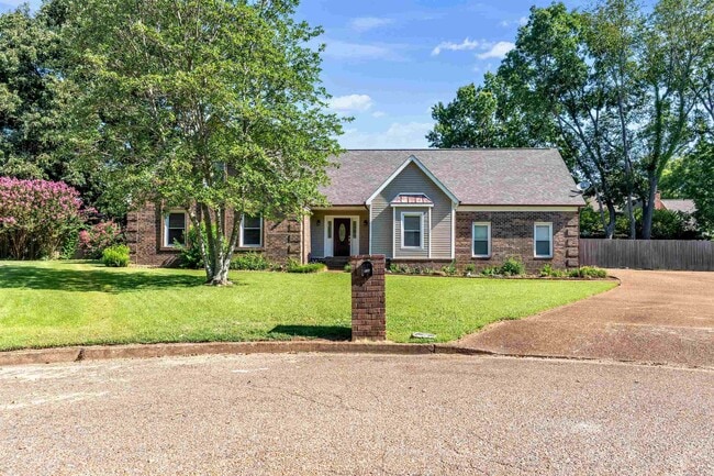 Building Photo - 636 N Fox Chase Cove