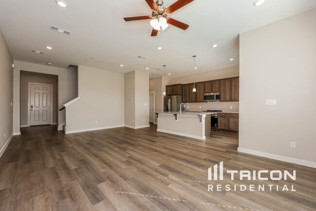 Photo - 5460 Sandstone Dr