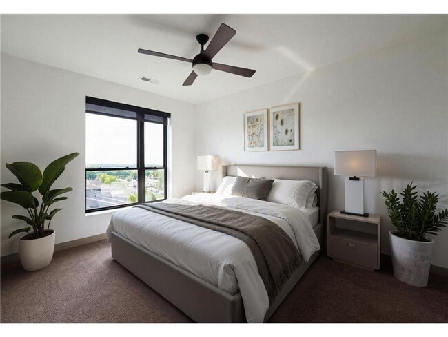 Photo - 640 Wisconsin Ave N Unit 636