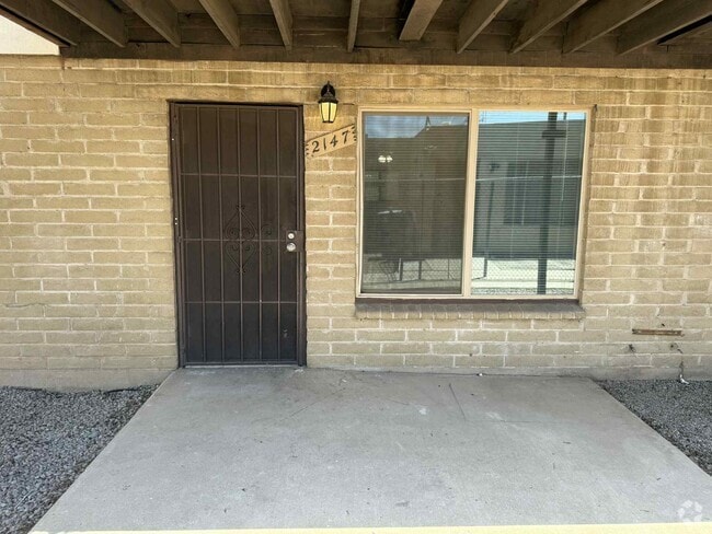 Building Photo - 2147 S Winstel Ave Rental