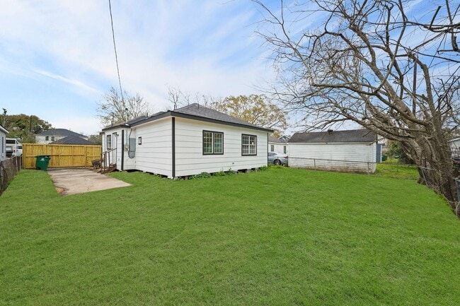 Photo - 3430 Seabrook St