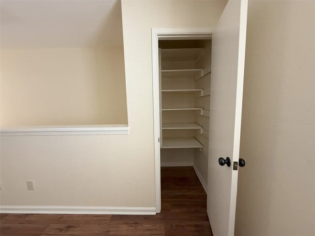 Building Photo - 2100 Wilcrest Dr Unit 107 Rental