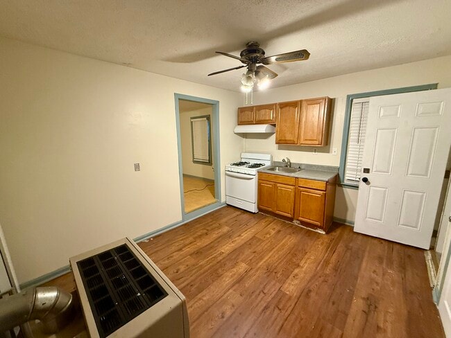 Building Photo - 199 Belleville Ave Unit 1S