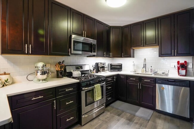 Photo - 22 E Heath St