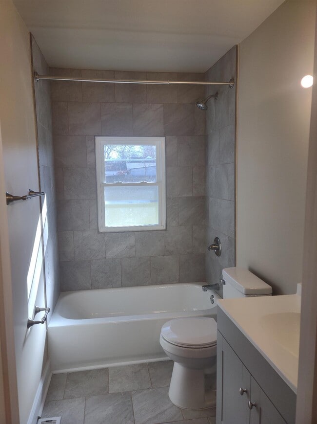 Photo - 8902 Prospect St