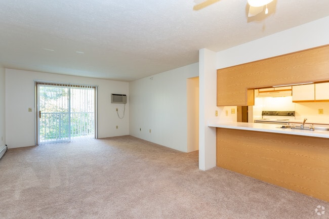 2 BR, 1 BA - 960 SF