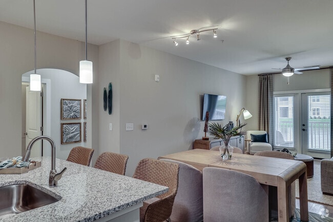 Open Plan Kitchen and Dinning Room