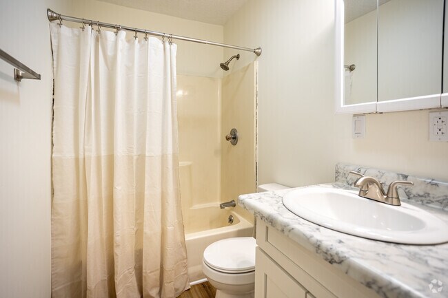 2BR, 1BA - 900SF - Bathroom