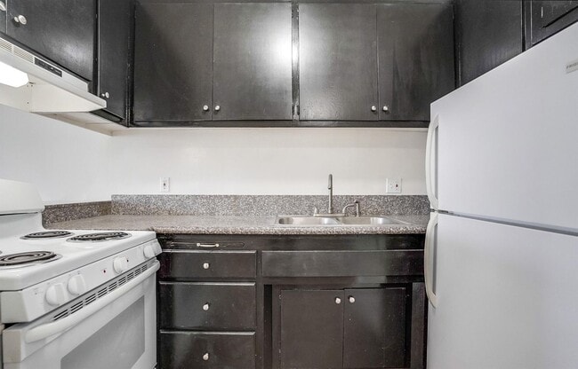 Building Photo - 3715 W 27th St Unit 15