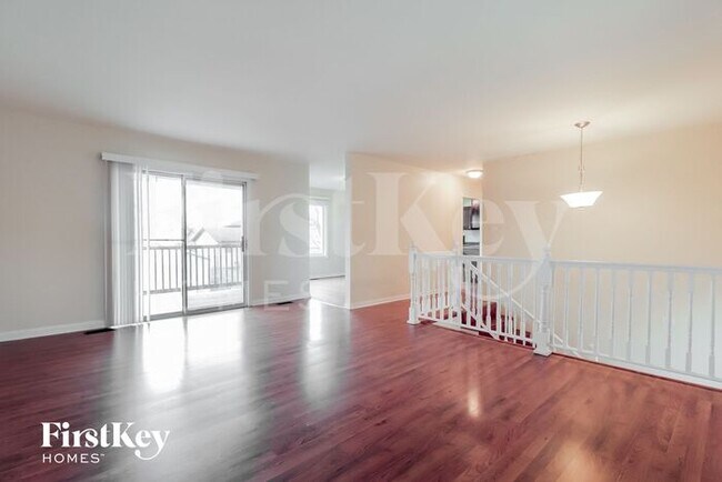 Photo - 135 Oriole Rd