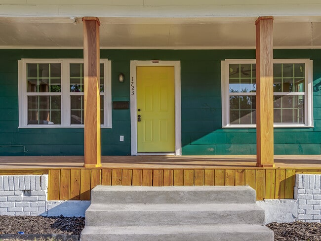 Photo - 1723 W Park Pl