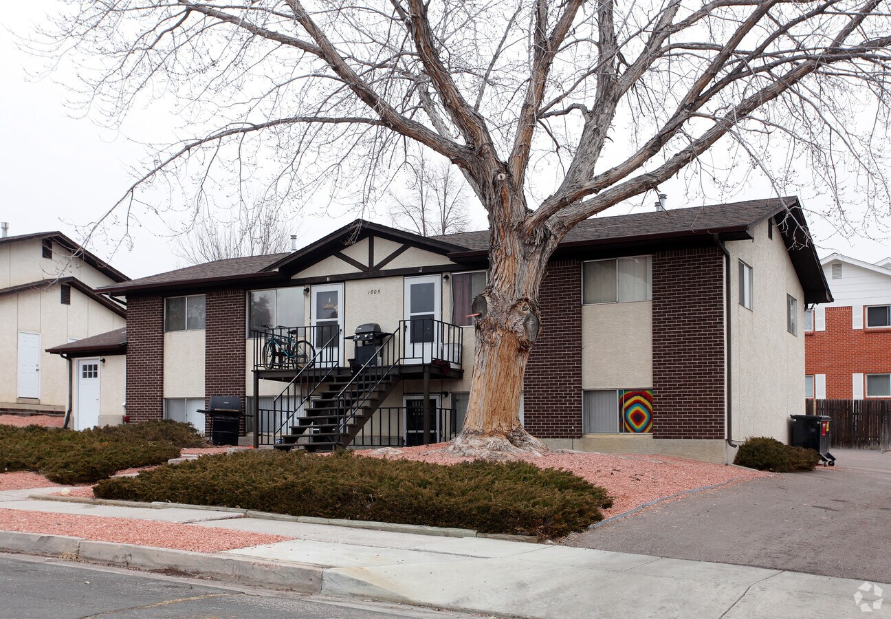 Primary Photo - 1805 EAGLE VIEW Dr