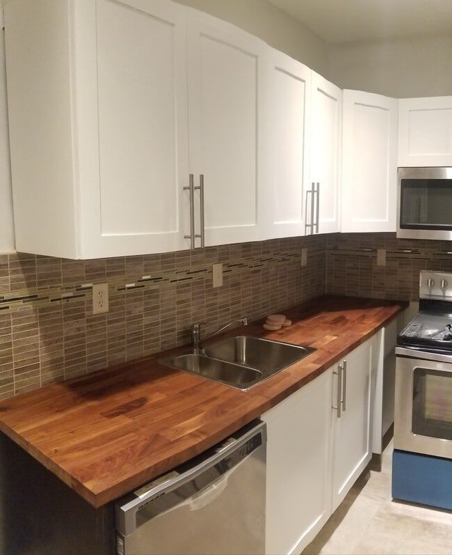 Building Photo - 3944 N 8th St Unit 2