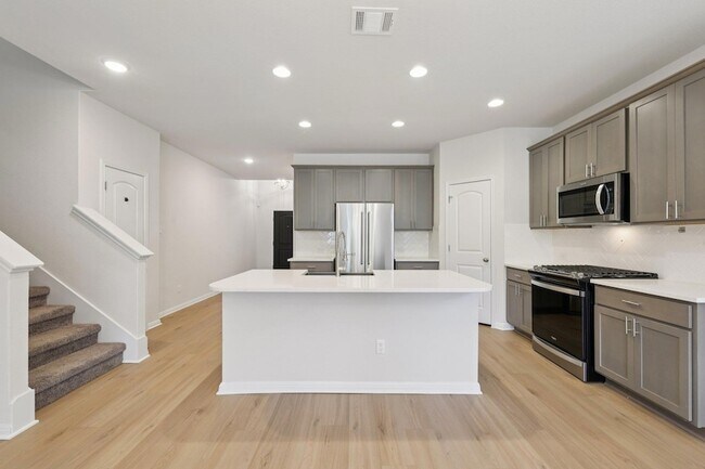 Photo - 308 Castlefields St