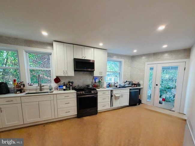 Photo - 2211 Observatory Pl NW
