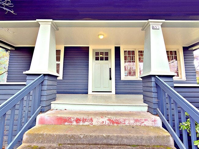 Photo - 858 N Stafford St