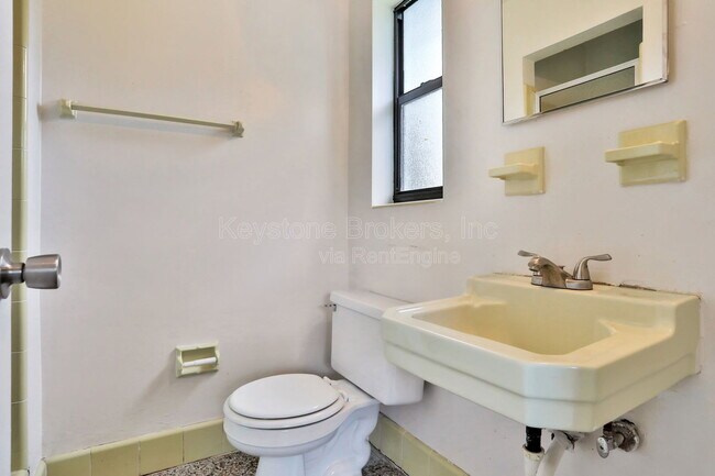 Photo - 2711 Aloma Ave