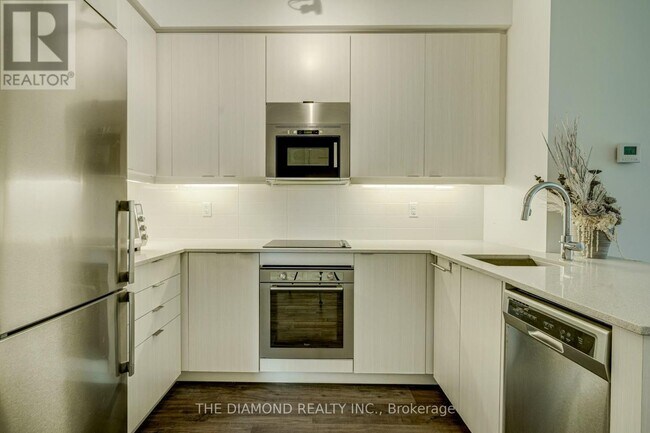 Photo - 101 Erskine Ave Unit 321