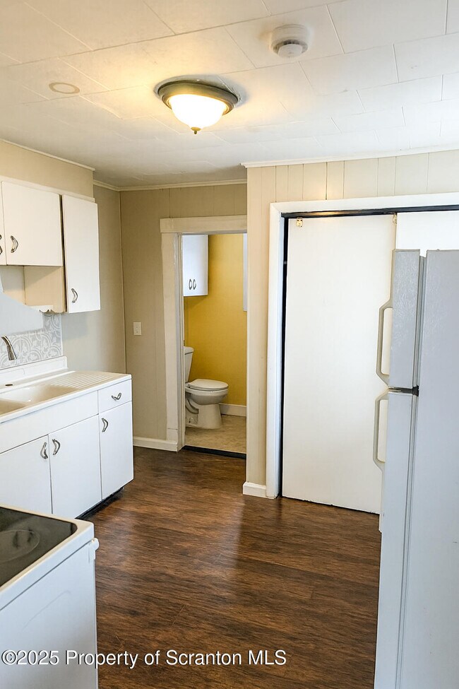 Photo - 833 George St