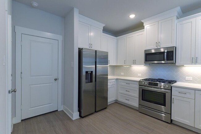 Photo - 817 Crystal Oak Ln