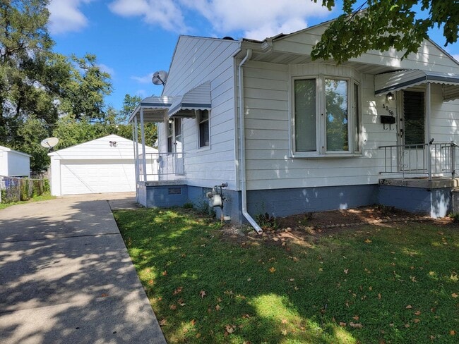 Photo - 1358 Pauline Ave