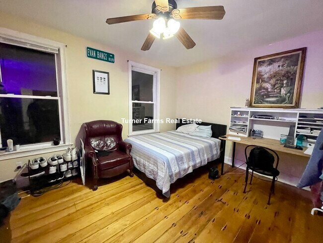 Photo - 731 Parker St Unit A