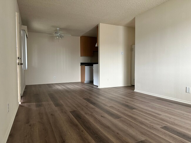 Building Photo - 1181 E Hollyvale St Unit 1165 1
