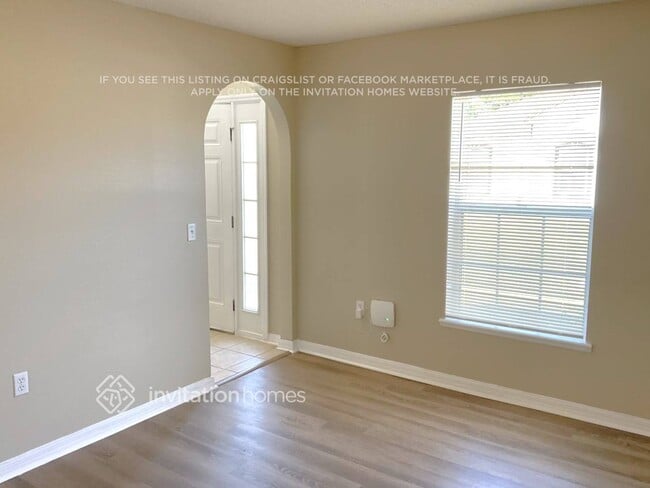 Photo - 927 Halifax Dr