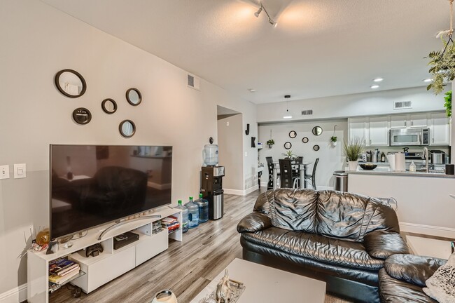 Building Photo - 2615 W Gary Ave Unit 2017 Rental