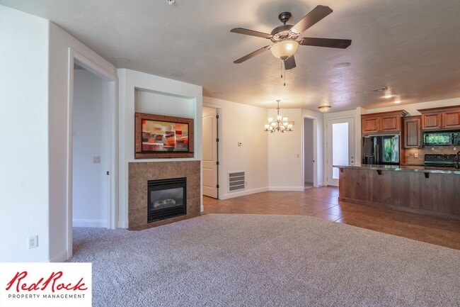 Remarkable 3 Bedroom Condo Next to Sunbroo... - Remarkable 3 Bedroom Condo Next to Sunbroo...