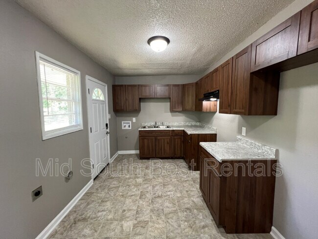 Photo - 3457 Madewell St