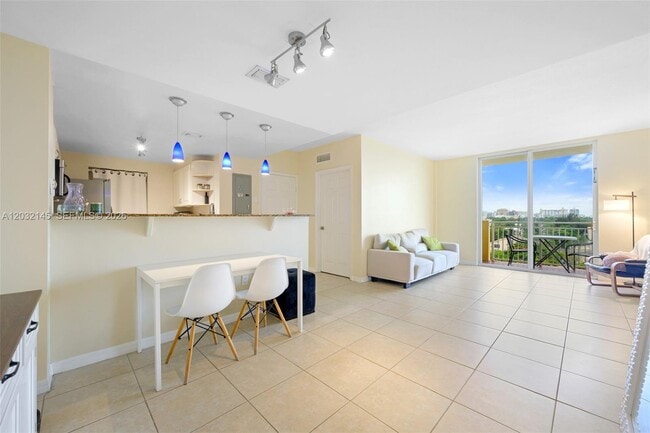 Photo - 215 SW 42nd Ave Unit 708