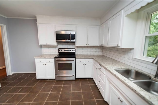 Photo - 219 Lakewood Dr