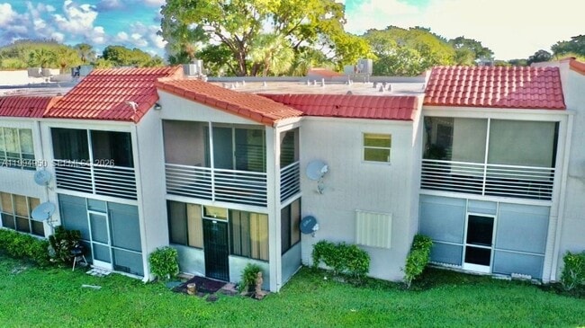 Photo - 7435 Woodmont Terrace Unidad 202