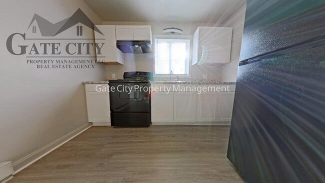 Photo - 610 Hawthorne Ave