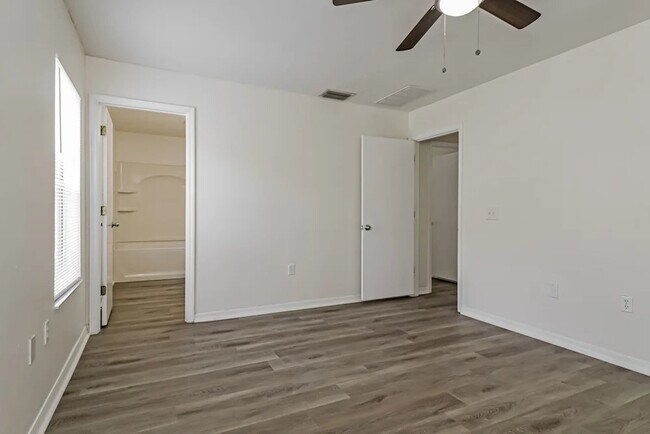 Photo - 9313 Wellstone Dr
