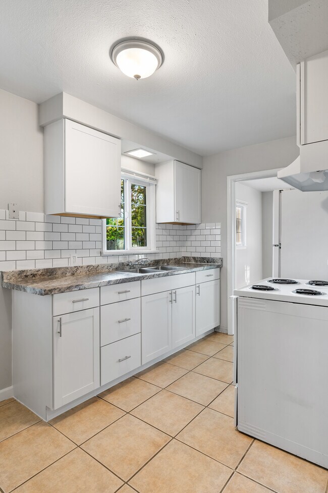 19443 Hill St Unit 2