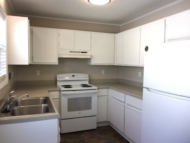 Photo - 1823 India Hook Rd