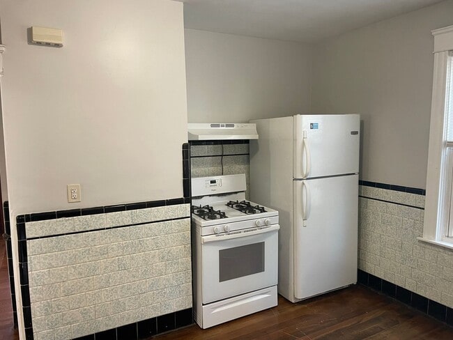 Photo - 72-74 Academy Avenue Unit 2