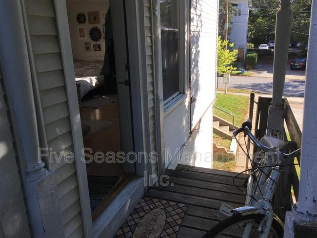 Photo - 134 Buell St