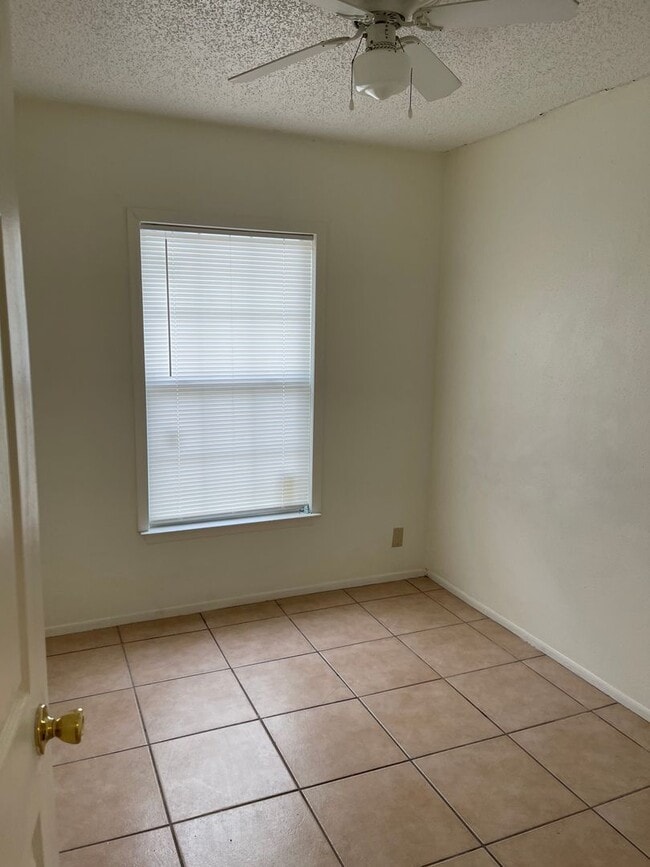 Photo - 2/1 Home Available for Immediate Move In!