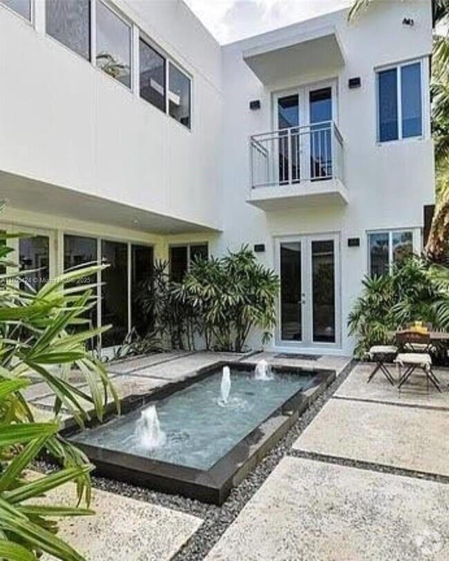 Building Photo - 6340 SW 80th St Rental