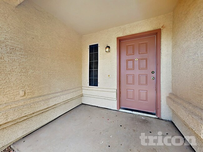 Photo - 8668 W Hubbell St