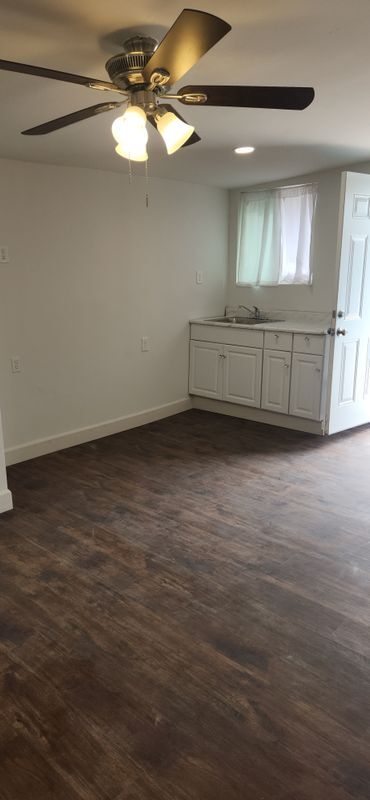 Photo - 1683 Meserve St Unidad B