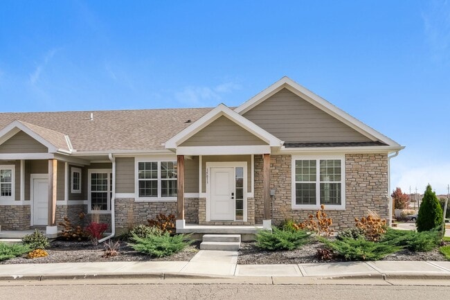 Photo - 15813 Riley St