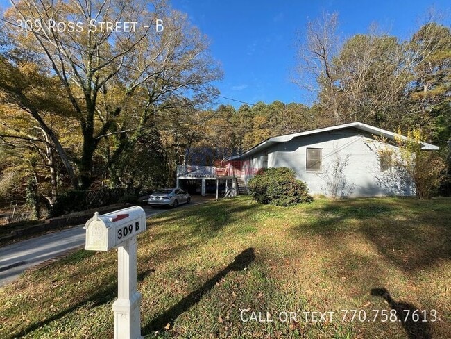 Building Photo - 309 Ross St NE Unit B