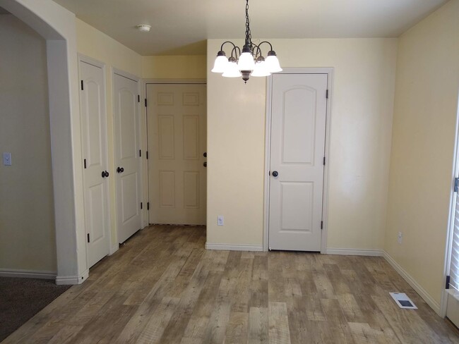 Photo - BEAUTIFUL 4 BED 2.5 BATH HOME FOR RENT IN LEHI!!!