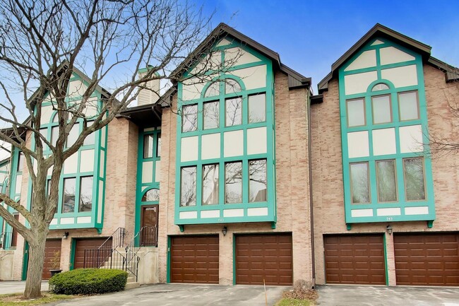 Photo - 943 W Essex Pl