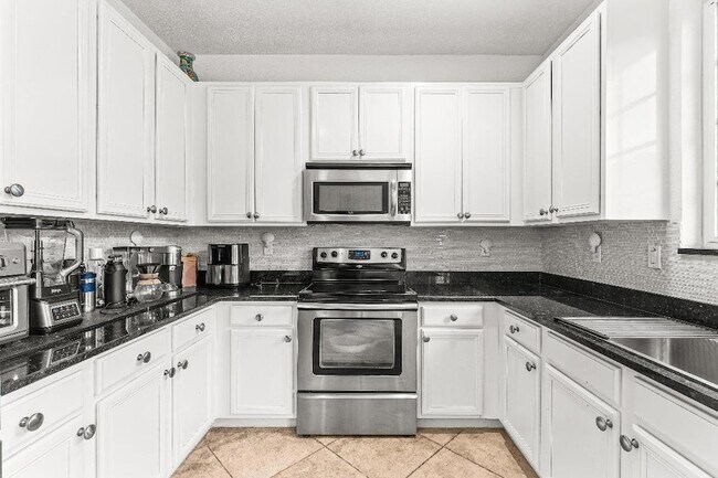 Photo - 179 Edenberry Ave