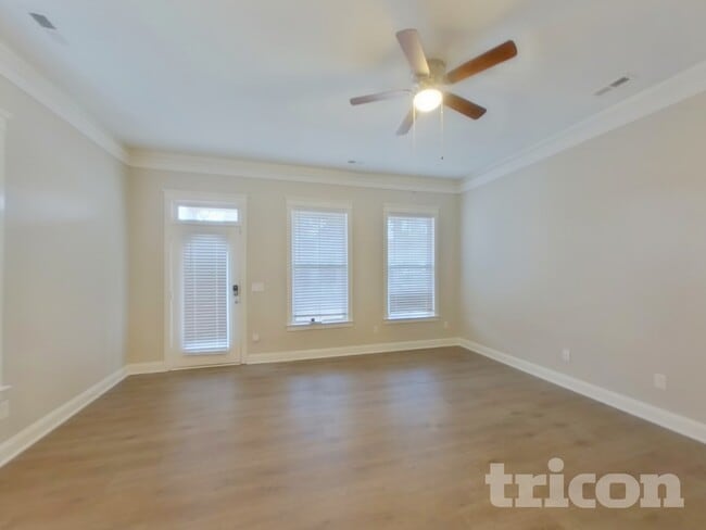 Photo - 6607 Park Meadows Pl